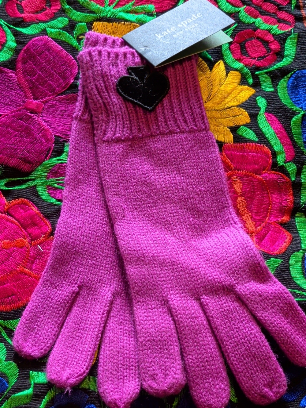 kate spade Bright Pink Knit Gloves with Heart Patch